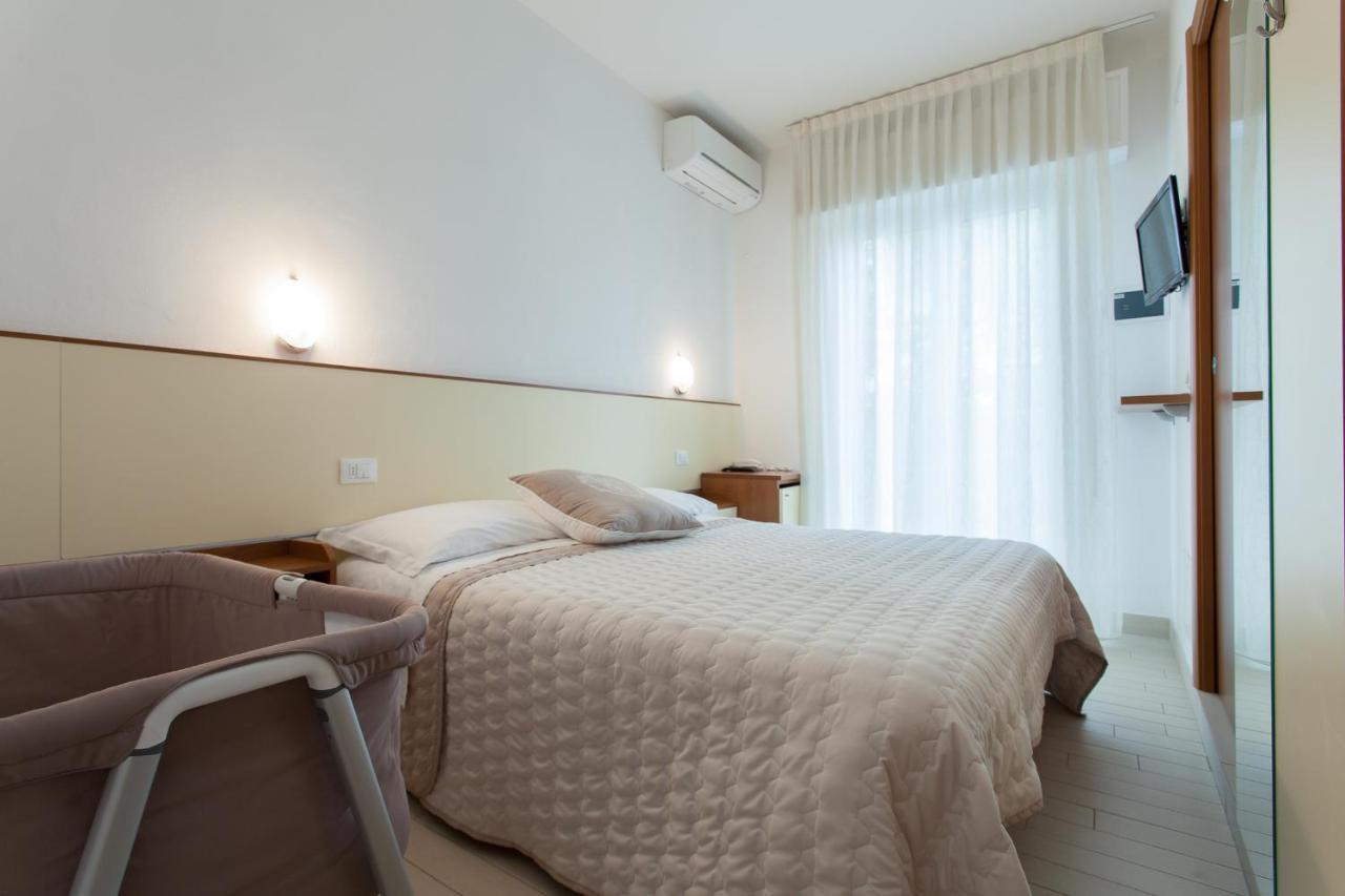 Airone Cervia B&B Camere E Appartamenti Exterior photo